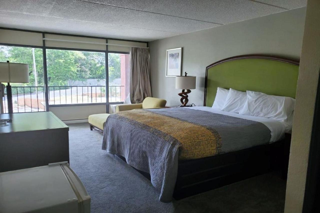 Motel Palmetto And 2*